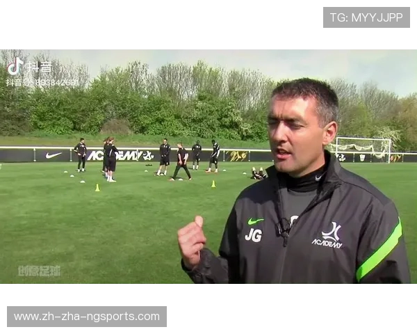 南京足球队耐力分析与提升策略探讨助力球队更进一步 南京足球队耐力分析与提升策略探讨助力球队更进一步