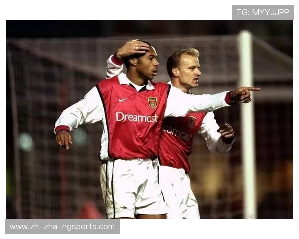 丹尼斯·博格坎普:从阿森纳传奇到足球场上的艺术家 丹尼斯·博格坎普:从阿森纳传奇到足球场上的艺术家